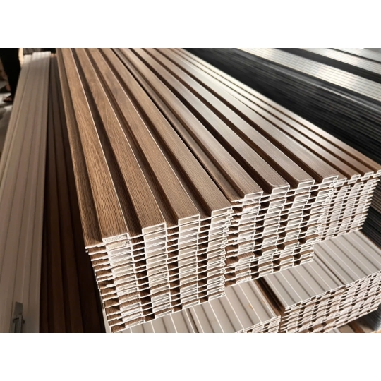 LAM SÓNG NHỰA TRANG TRÍ